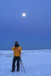 On field in Iceland in winter (Photo by Marcello Libra)-2