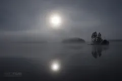 SII0915_0118_Full moon night in the fog
