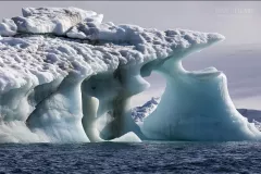FJL0719_0628_Close encounter with icebergs (Franz Josef Land Russia)