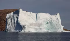 GRO0822_0978_Iceberg in Scoresby Sund (Eastern Greenland)