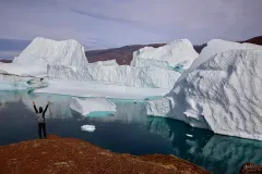 GRO0822_1054_The iceberg gravejard (Rode island, Eastern Greenland)