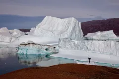 GRO0822_1055_The iceberg graveyard (Rode island, Eastern Greenland)