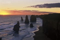 AUS0203_0728_The Twelve Apostles (State of Victoria Australia)