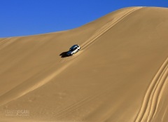 NAM0815_0750_Off-road rollercoaster ride on the Skeleton Coast dunes (Namibia)