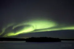 LAP0215_0237_Northern lights on iced lake Kitkajärvi near Posio in Lapland (Finland)