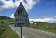 SCO0701_0682_Beware of old people (Scotland)