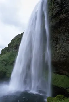 ISL0703_0360_Seljalandsfoss waterfall in summertime (Iceland)