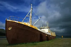 ISL0705_0398_The wreck of the ship Gardar (Iceland)